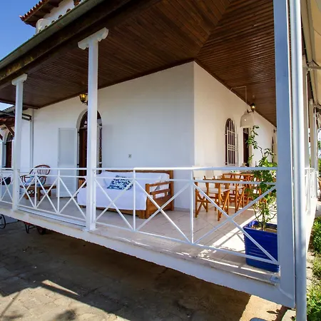 Eden Park - 7 Bdr - Yard