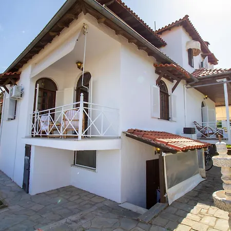 Eden Park - 7 Bdr - Yard Villa