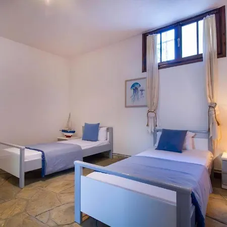 Eden Park - 7 Bdr - Yard *