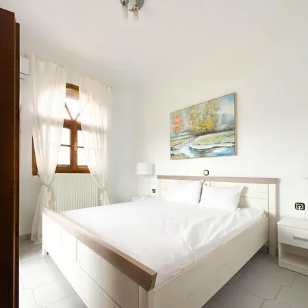 Βίλα Eden Park - 7 Bdr - Yard Σωζόπολη