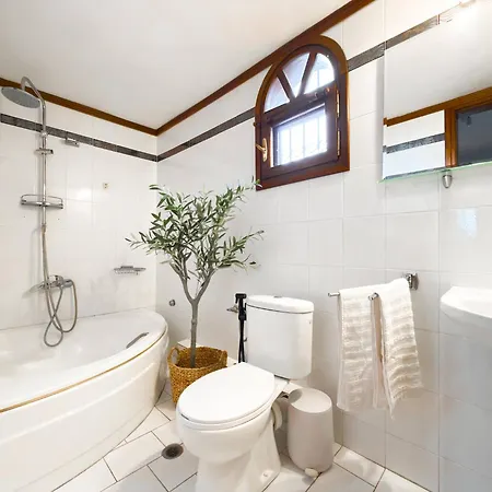 Βίλα Eden Park - 7 Bdr - Yard Σωζόπολη