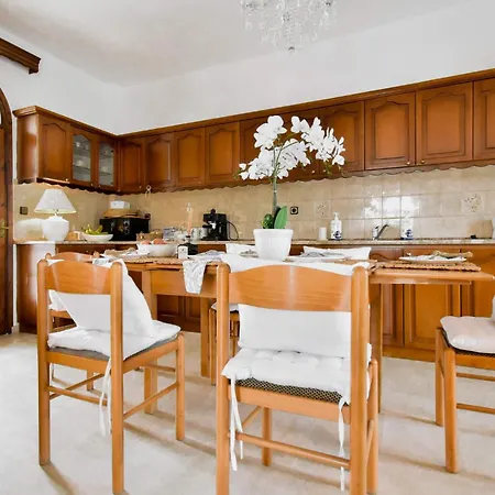 Βίλα Eden Park - 7 Bdr - Yard Σωζόπολη