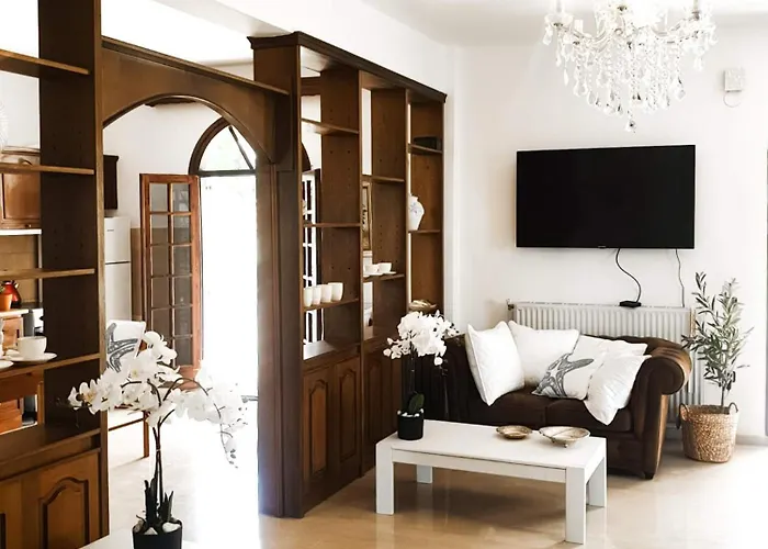 Eden Park - 7 Bdr - Yard *